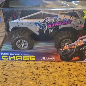 RC Off-Road Tesla Truck w/ Lights – Brand New
